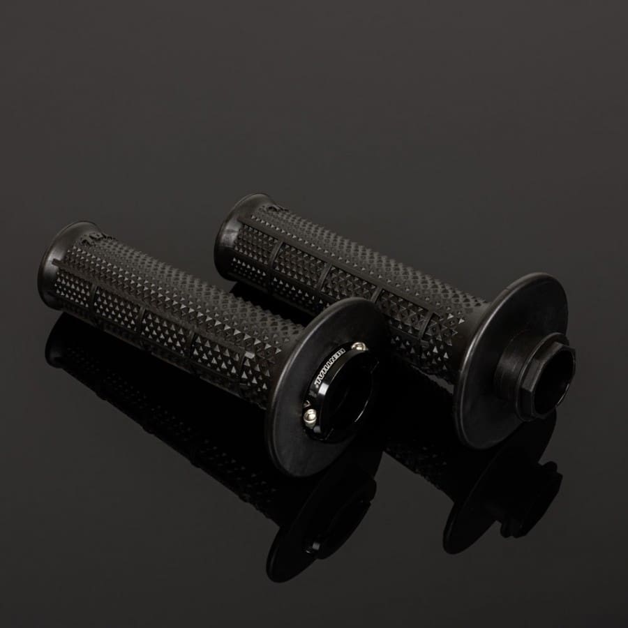 G239-900x900 PUNHOS RENTHAL MX R-WORKS LOCK-ON ULTRATACKY TAPERED/HALF WAFFLE - BLACK - Image 1